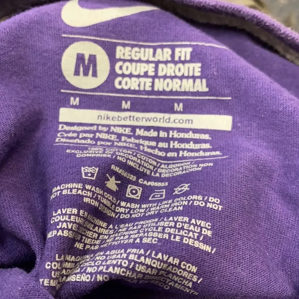 Nike Purple Tee sz. M - Picture 2 of 2